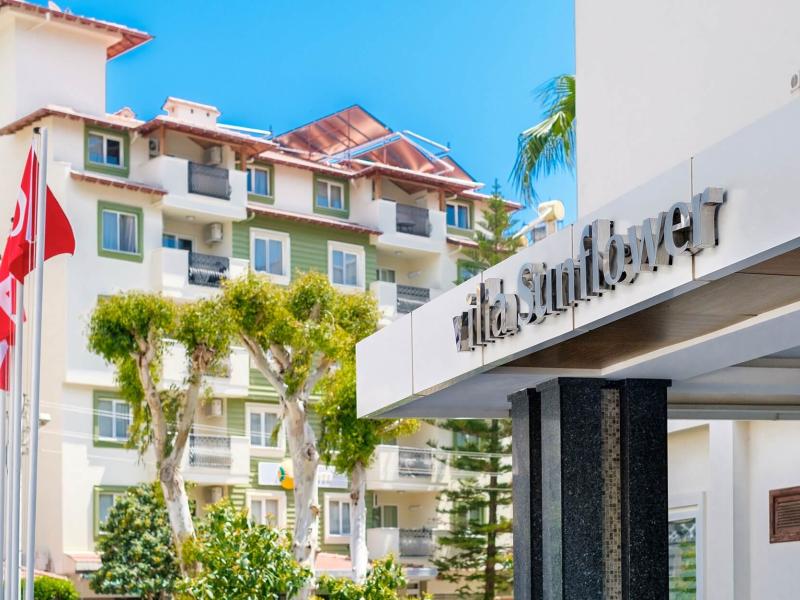 Villa Sun Flower Aparts & Suites Hotel