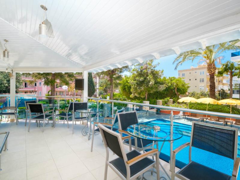 Villa Sun Flower Aparts & Suites Hotel