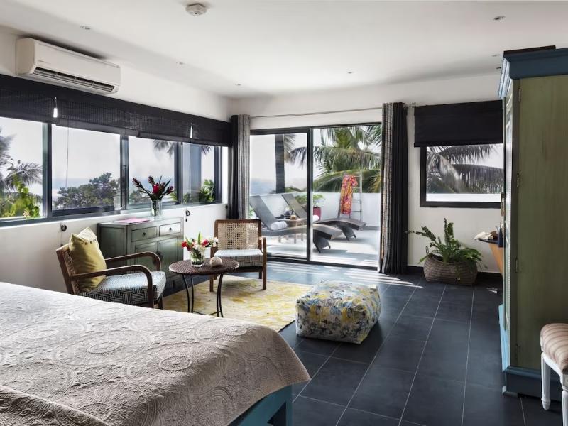 Owl and the Pussycat Hotel