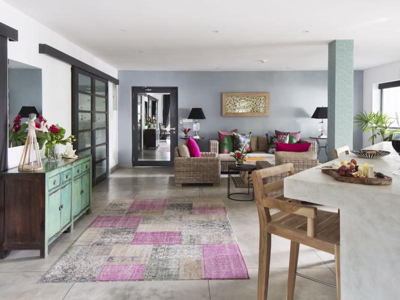 Owl and the Pussycat Hotel