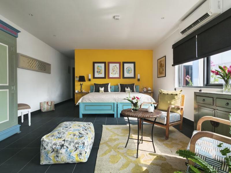 Owl and the Pussycat Hotel