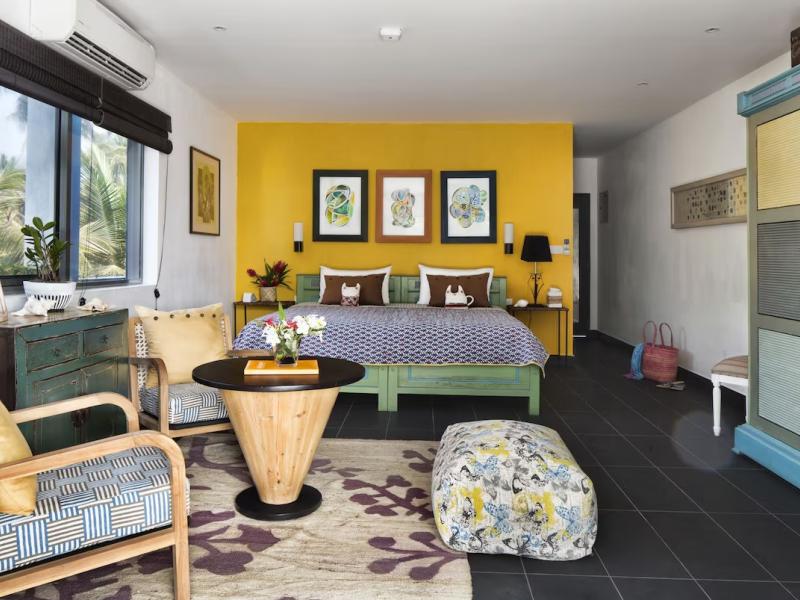 Owl and the Pussycat Hotel