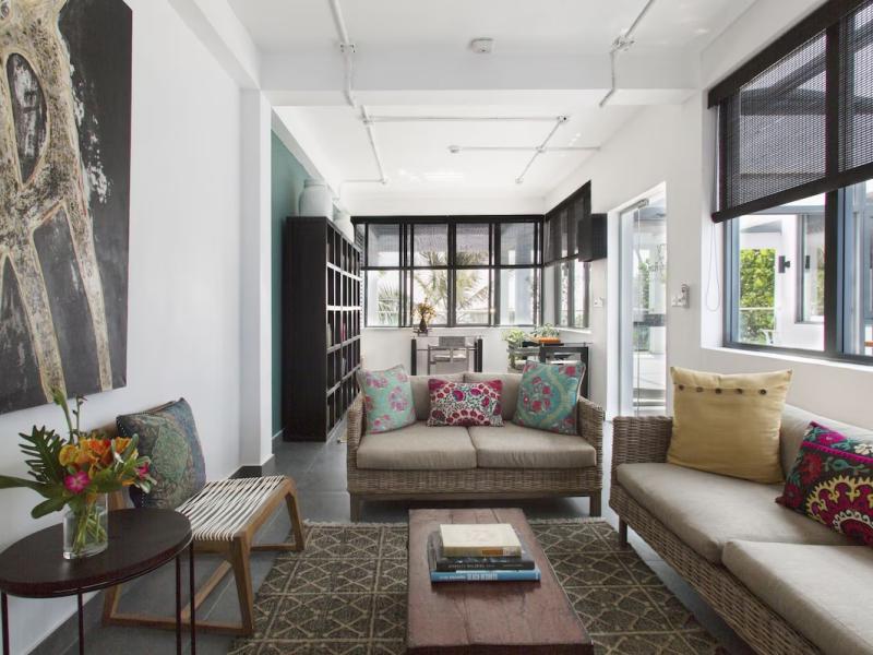 Owl and the Pussycat Hotel