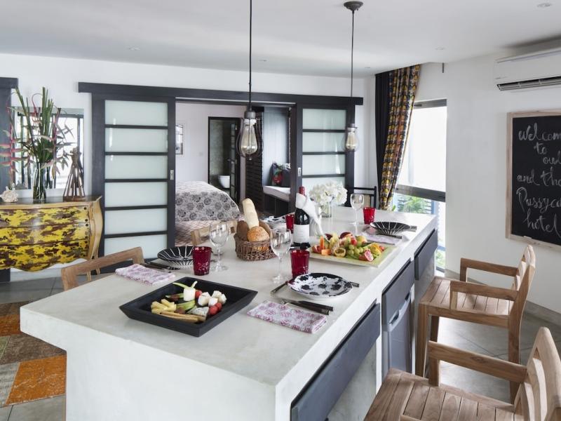 Owl and the Pussycat Hotel