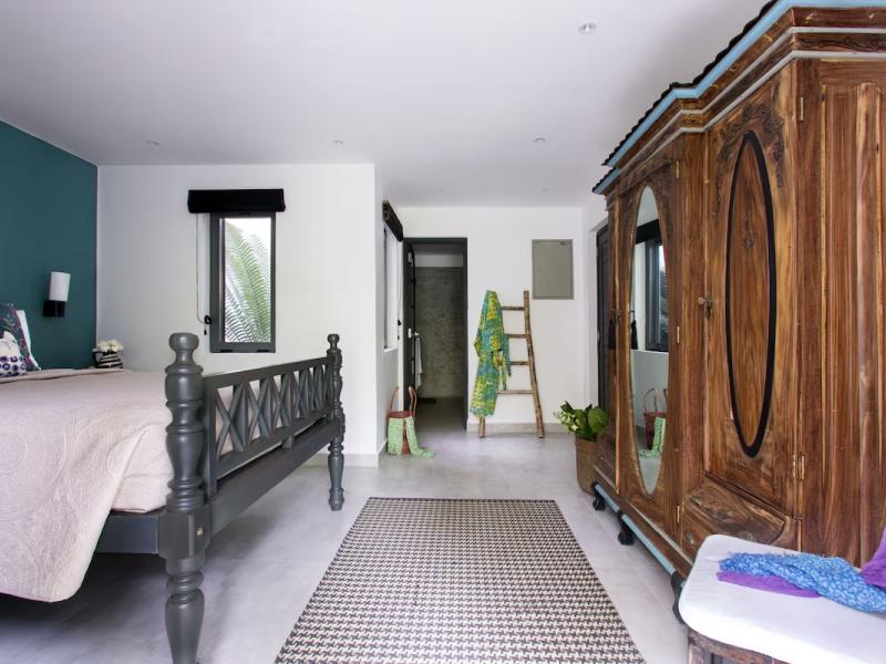 Owl and the Pussycat Hotel