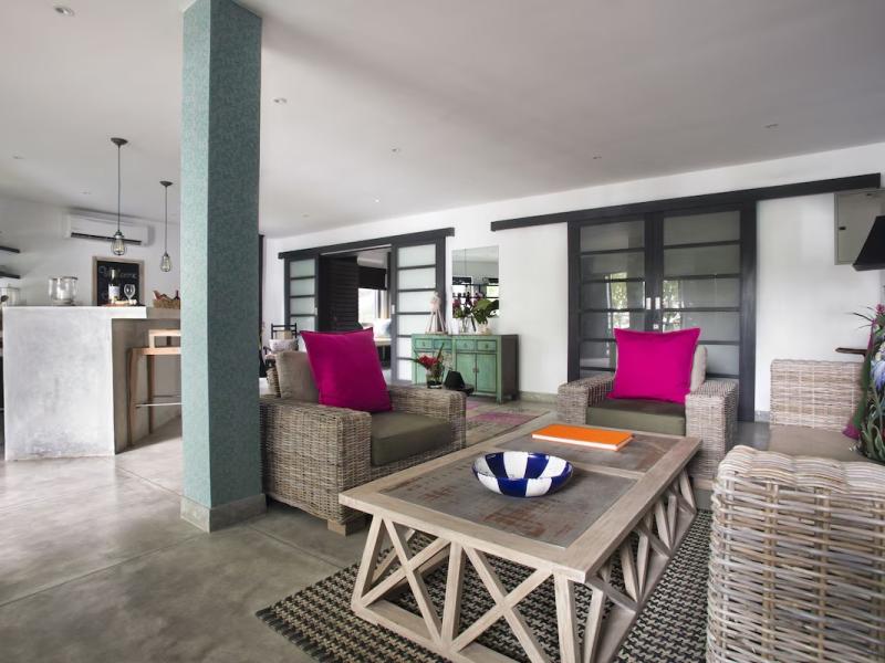 Owl and the Pussycat Hotel