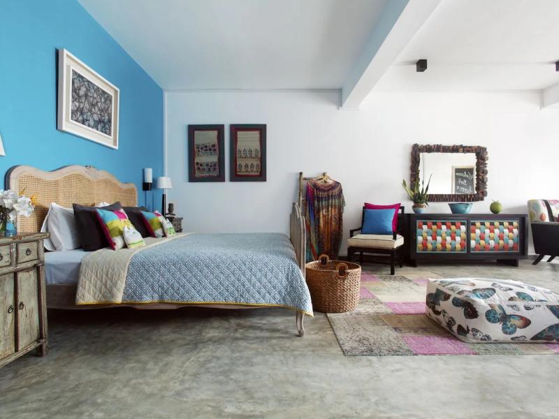 Owl and the Pussycat Hotel