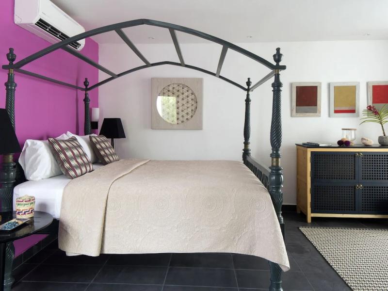 Owl and the Pussycat Hotel