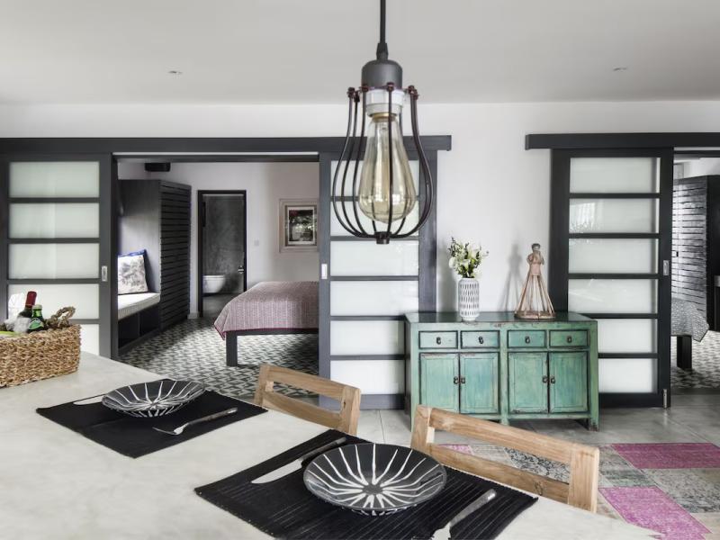 Owl and the Pussycat Hotel