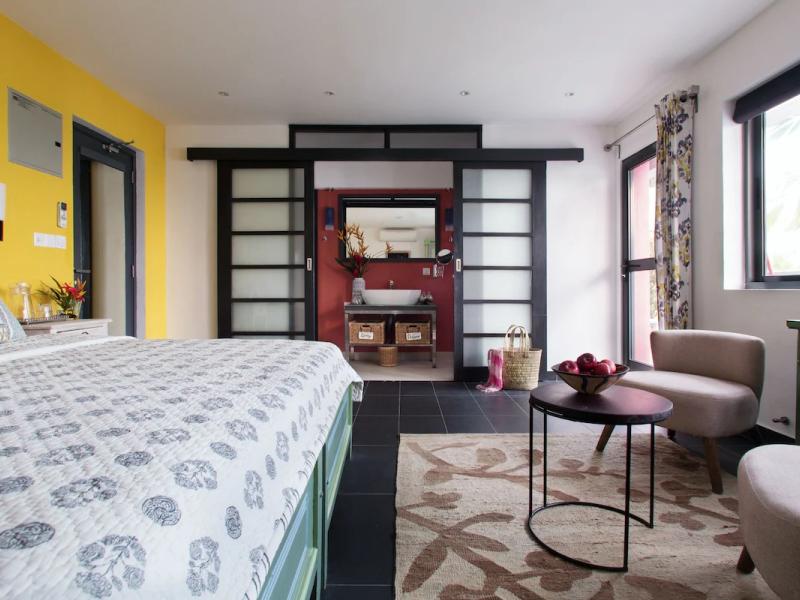 Owl and the Pussycat Hotel