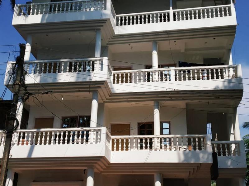 White House Beach Apartments