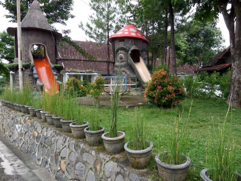 Bukit Daun Hotel & Resort