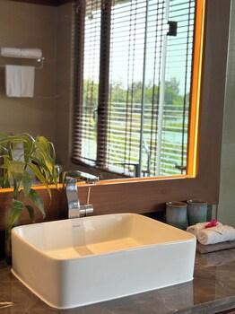 Koi Resort & Spa