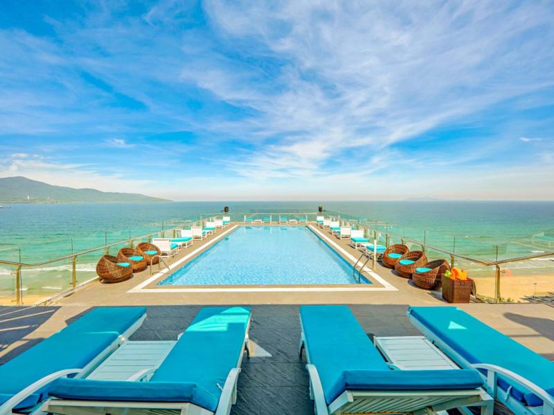 Yarra Ocean Suites Danang