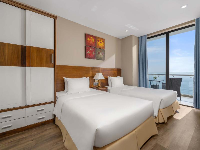 Yarra Ocean Suites Danang