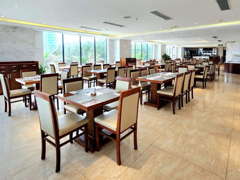 Yarra Ocean Suites Danang