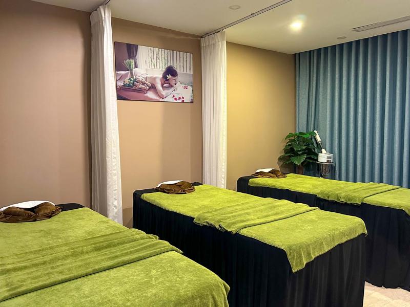 Yarra Ocean Suites Danang