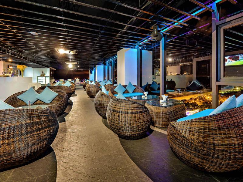 Yarra Ocean Suites Danang