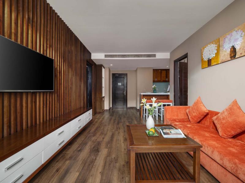 Yarra Ocean Suites Danang