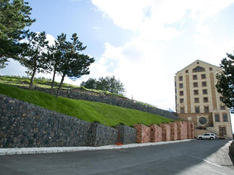 Ararat Resort