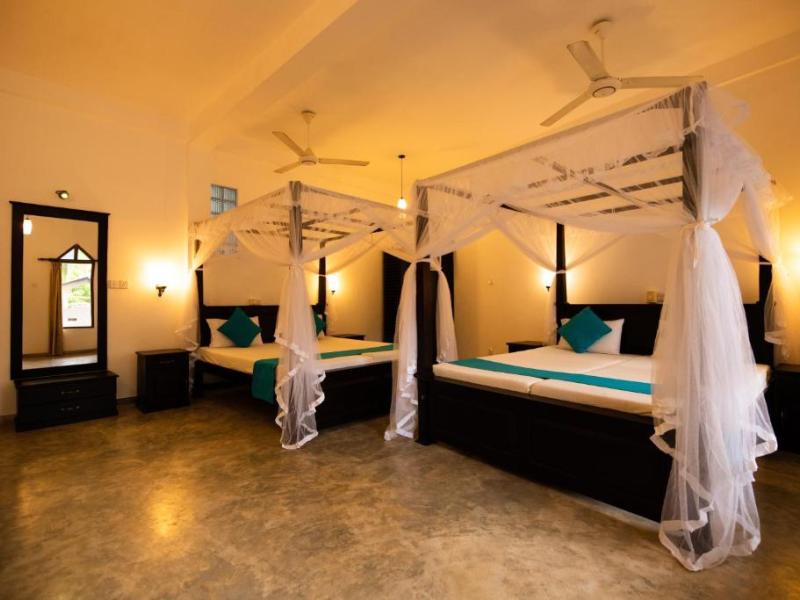 International Beach Hotel & Restaurant