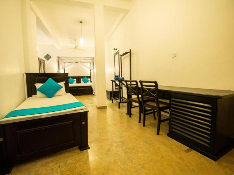 International Beach Hotel & Restaurant