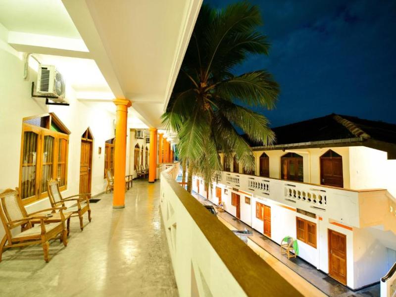 International Beach Hotel & Restaurant
