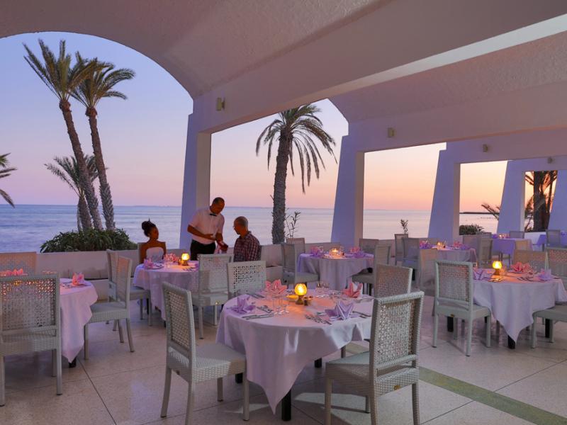 Hari Club Beach Resort