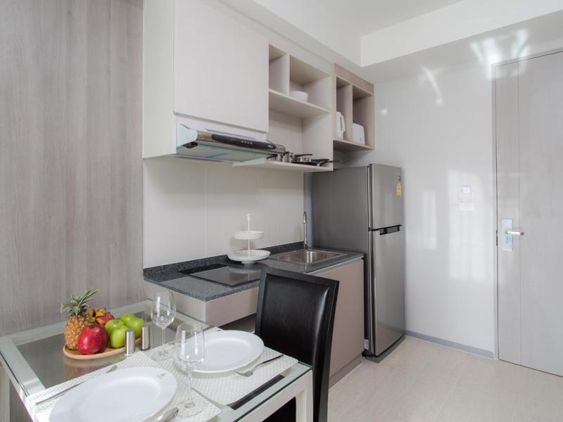 6th Avenue Surin Beach