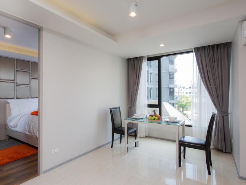 6th Avenue Surin Beach