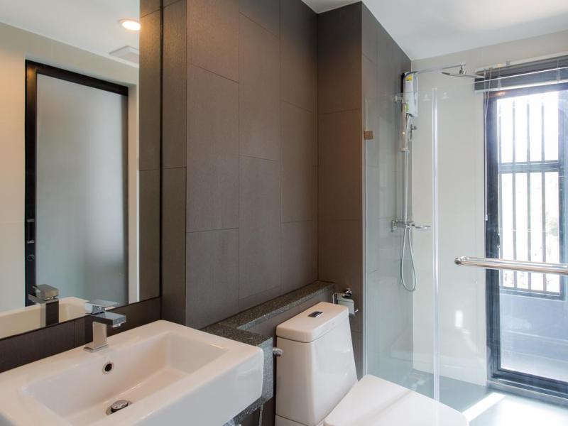 6th Avenue Surin Beach