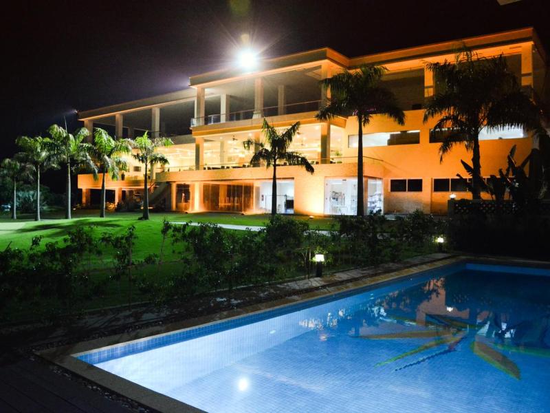 Diamond Bay Golf & Villas