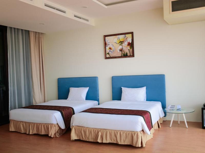 Diamond Bay Golf & Villas