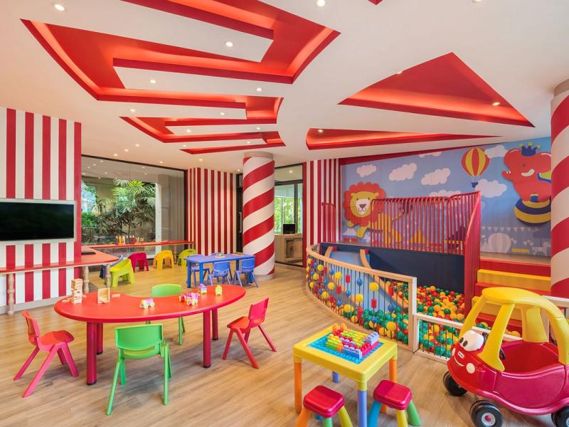 Le Meridien Khao Lak Resort & Spa