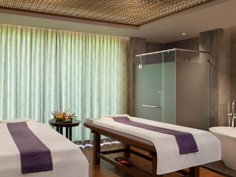 Le Meridien Khao Lak Resort & Spa