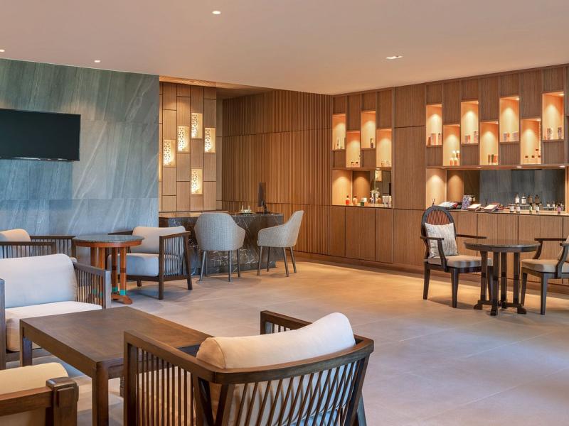 Le Meridien Khao Lak Resort & Spa