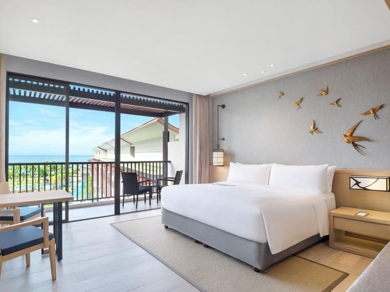 Le Meridien Khao Lak Resort & Spa