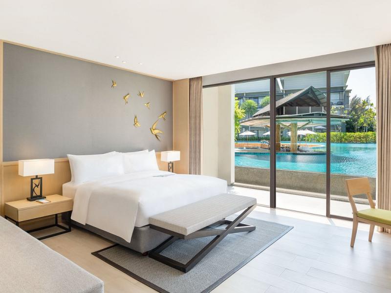 Le Meridien Khao Lak Resort & Spa