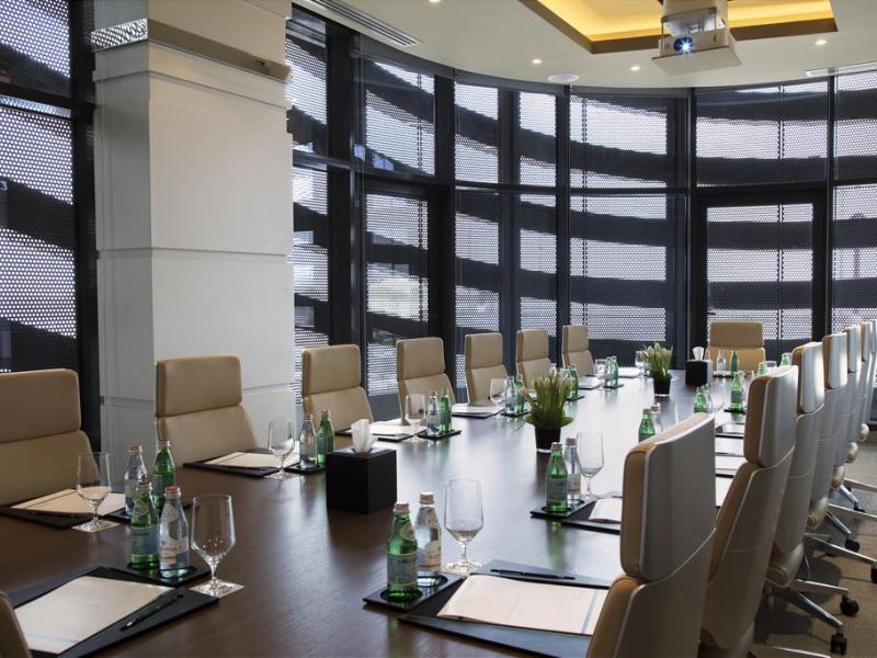 Pearl Rotana - Capital Centre