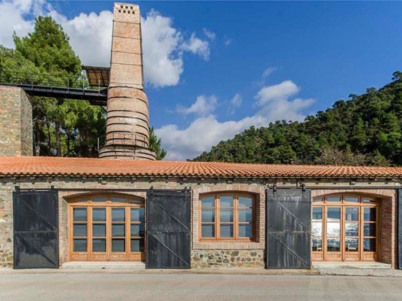 Kaminos Resort