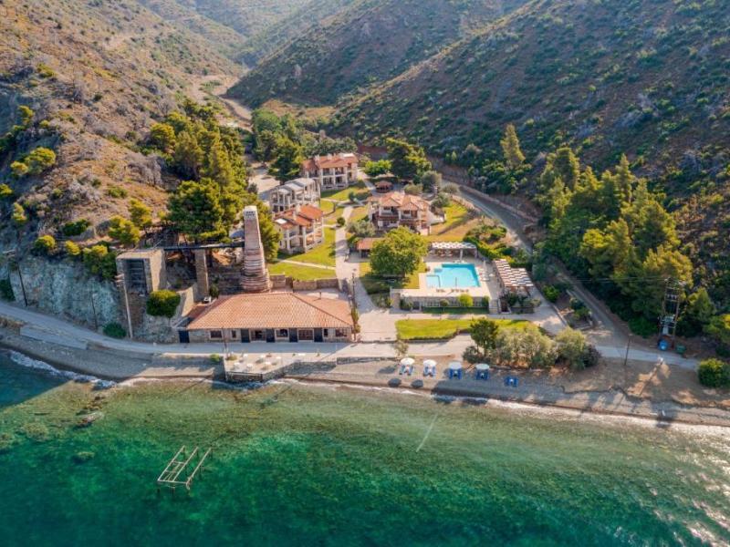 Kaminos Resort