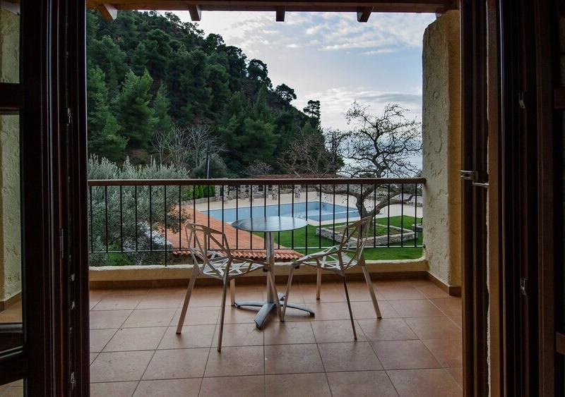 Kaminos Resort