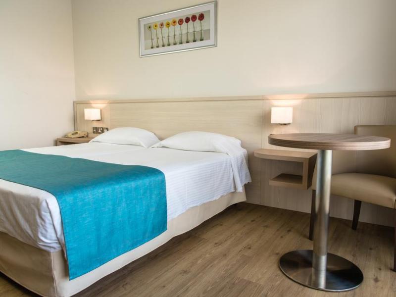 Cynthiana Beach Hotel