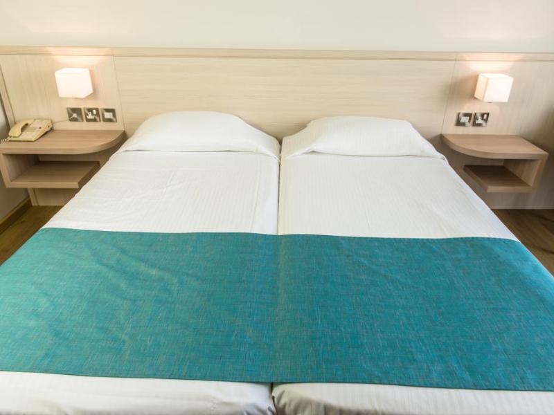 Cynthiana Beach Hotel