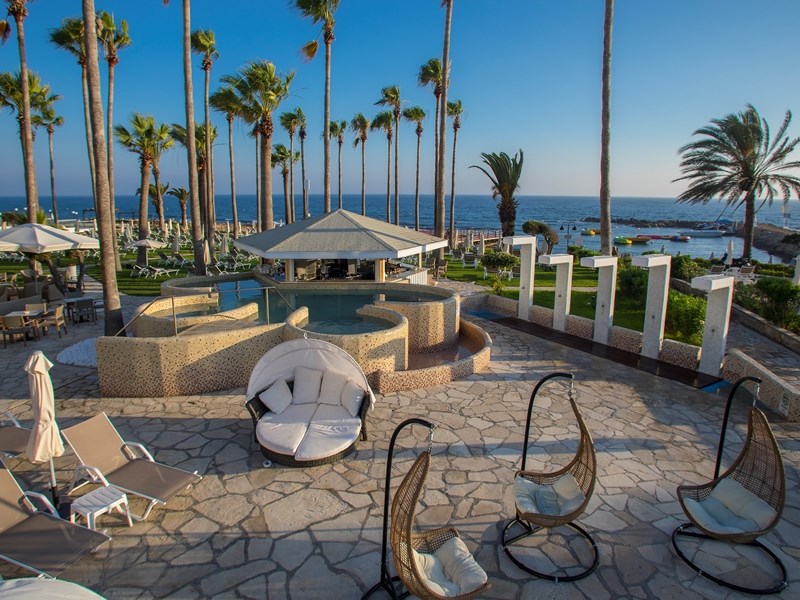 Leonardo Plaza Cypria Maris Beach Hotel & Spa