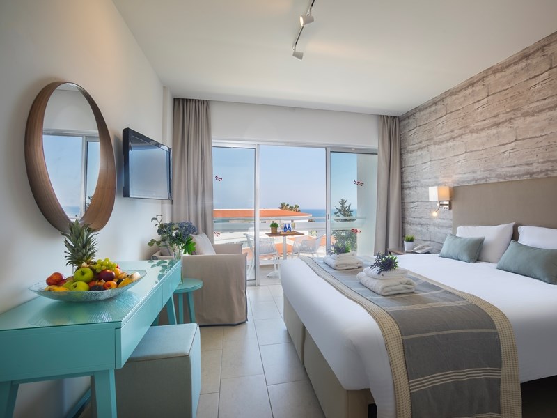 Leonardo Plaza Cypria Maris Beach Hotel & Spa