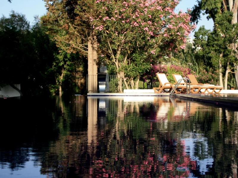 Liv Hotel by Bellazure