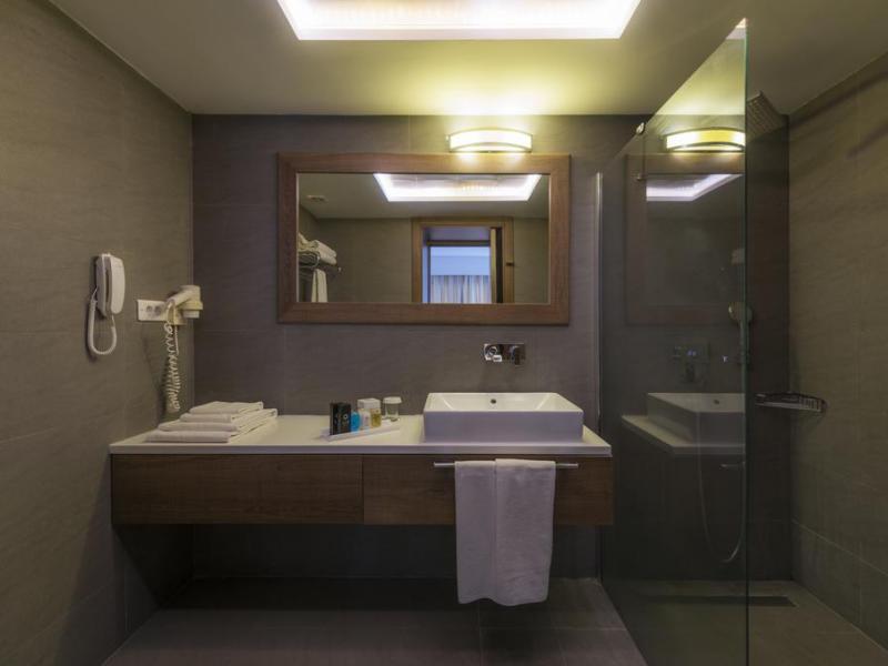 Liv Hotel by Bellazure