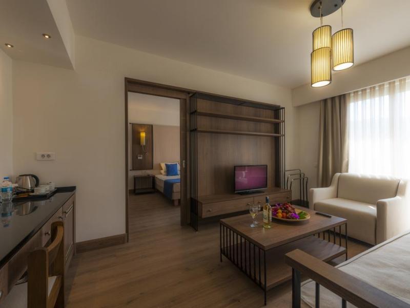 Liv Hotel by Bellazure