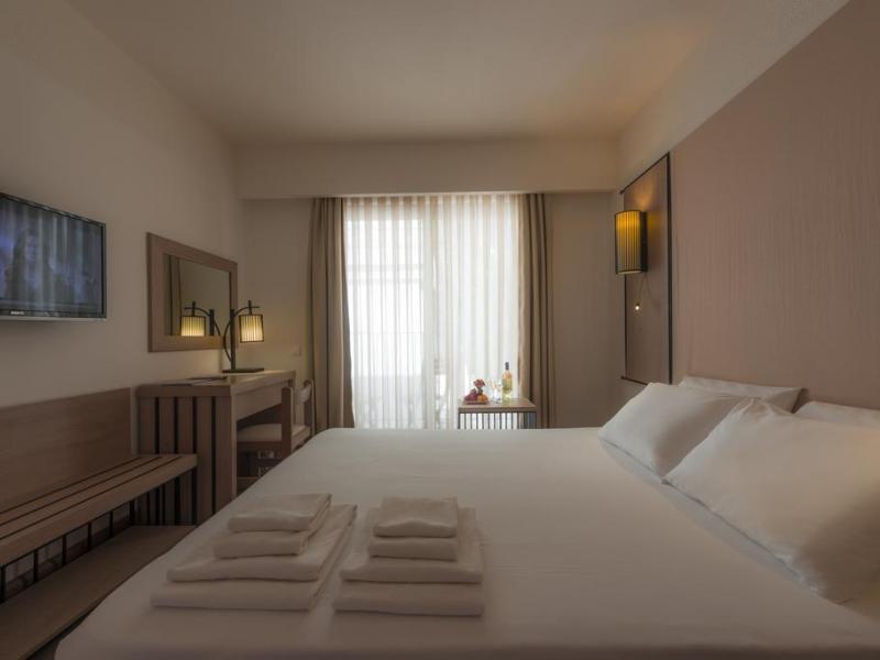 Liv Hotel by Bellazure